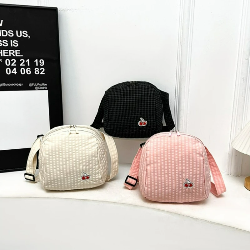Korean Style Embroidered Cherr - Interior Design Korean Style recensione e prezzo