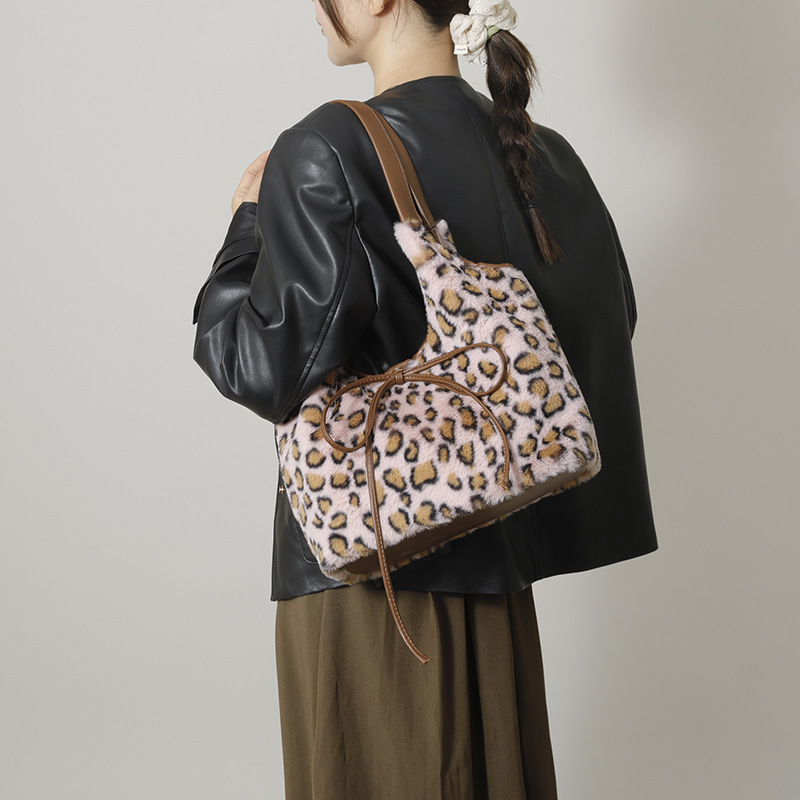 Fashionable Furry Tote Bag Wom - Interior Design Korean Style recensione e prezzo